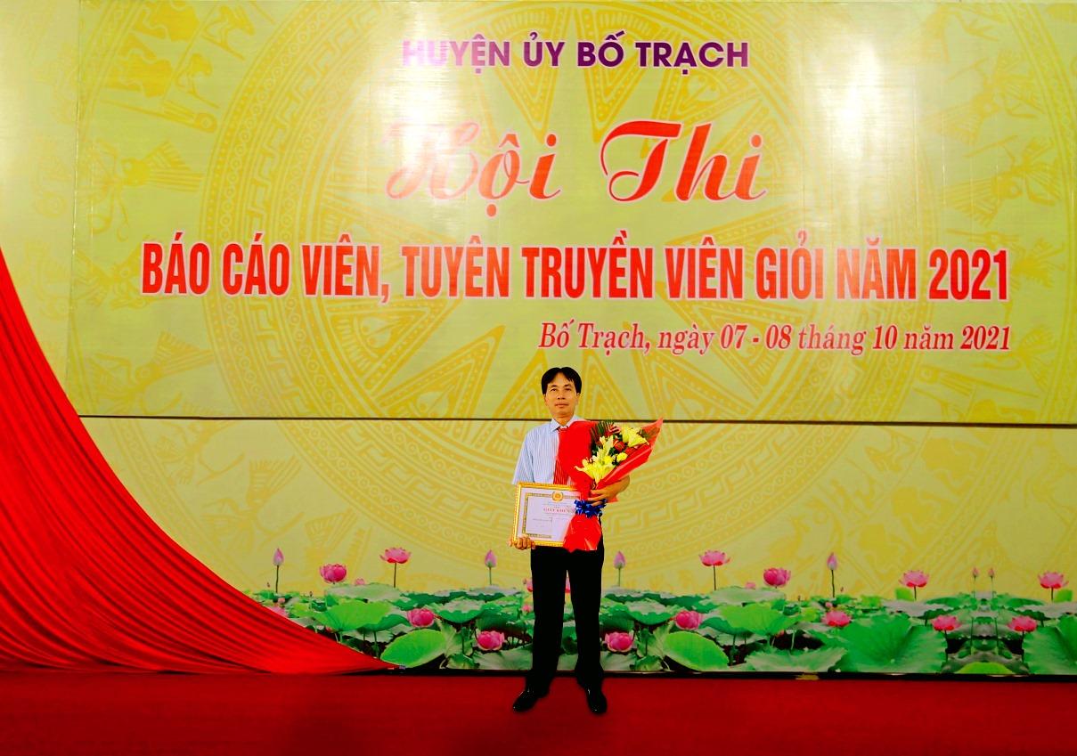 Anh Nguyễn Chung Quý vào vòng chung kết cuộc thi Báo cáo viên, tuyên truyền viên giỏi năm 2021 